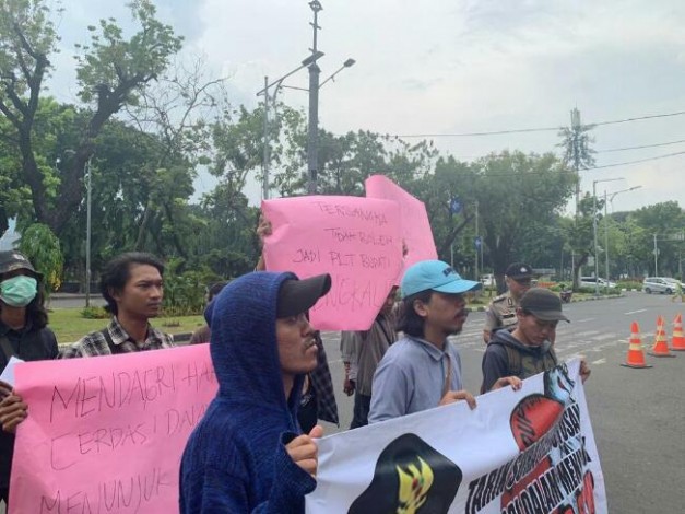 Mahasiswa Demo Mendagri Minta Tunda Pengesahan Plt Bupati Bengkalis