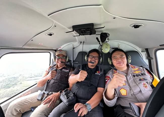 KPU dan Bawaslu Riau Naik Heli bersama Kapolda, Pantau Persiapan Pemilu di Pulau Terluar