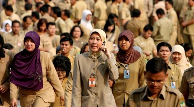 Kesenjangan Antara Guru Bantu dan Guru PNS di Riau Masih Tinggi
