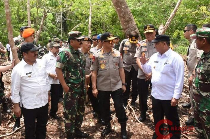 Tinjau Lokasi Karhutla di Rupat, Panglima TNI dan Kapolri Naik Motor