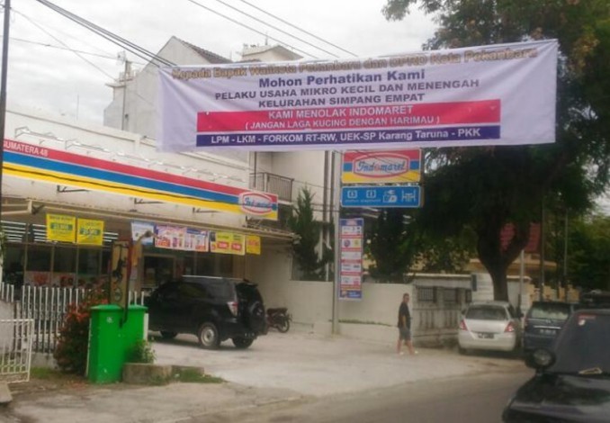Warga Ancam Segel Indomaret Jalan Sumatera