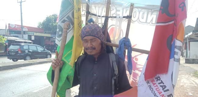 Gus Widodo Nakat Berjalan Kaki dari Surabaya ke Jakarta Demi Hadiri Kampanye Akbar Jokowi-Maruf