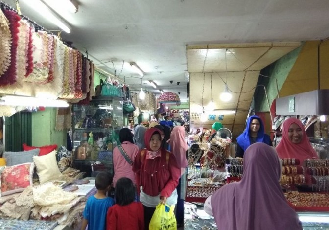 Pedagang Pasar Bawah Pekanbaru Mulai Tambah Stok Dagangan