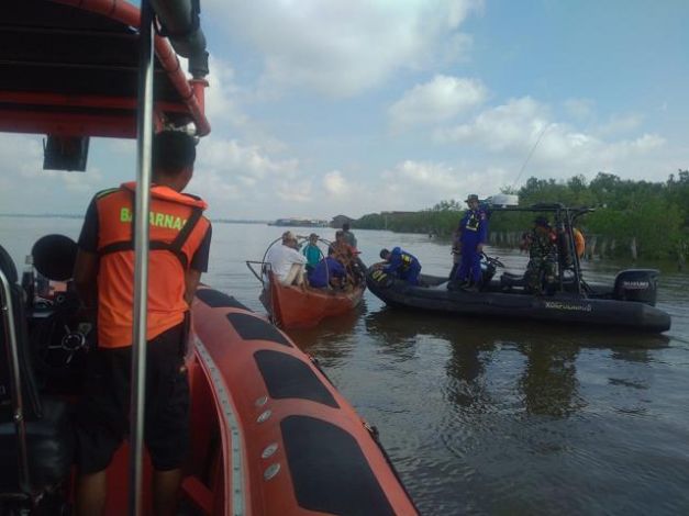 Kapal Pompong Muatan Besi Tenggelam di Perairan Meranti, Dua Orang Menghilang