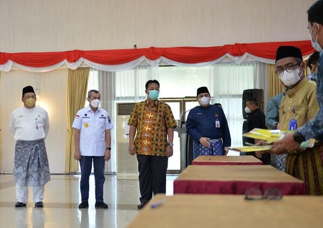 Pemprov Riau Teken Kontrak 40 Kegiatan di Dua OPD Senilai Rp406 Miliar