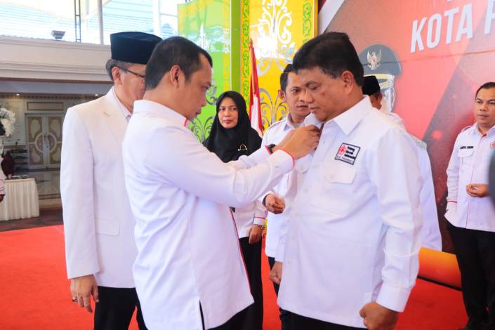 Abdul Jamal Resmi Dilantik sebagai Ketua PMI Pekanbaru, Muflihun Beri Tugas Ini