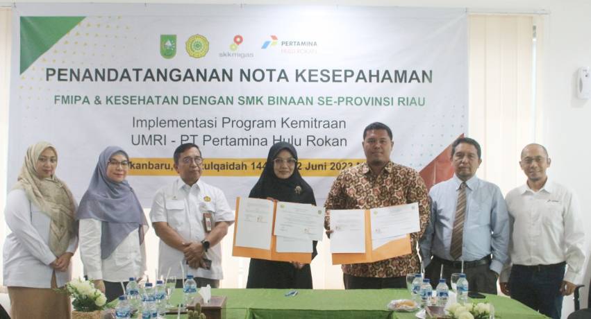 Tingkatkan Kualitas SDM Riau ala PHR-UMRI, Kolaborasi Pembinaan Sekolah Bidang Kimia