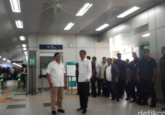 Akhirnya! Jokowi dan Prabowo Bertemu di Stasiun MRT Lebak Bulus