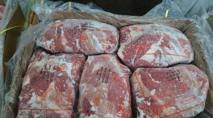 20 Ton Daging Beku Ludes Dikonsumsi Warga Riau