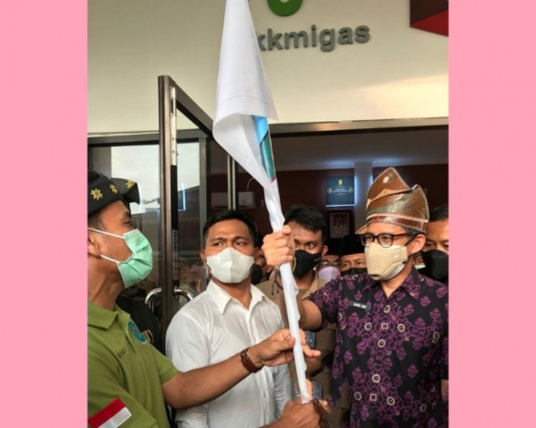 Sandiaga Uno Didaulat Serahkan Bendera Estafet Komunitas RHHH ke GM Rachmad