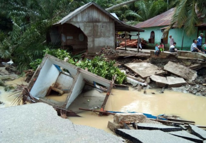Banjir Bandang dan Longsor Landa Sumut dan Sumbar, 22 Meninggal