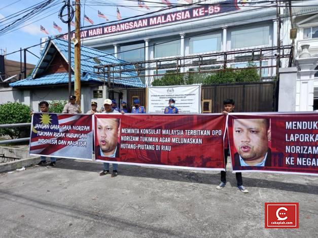 Demo ke Konsulat Malaysia, Pendukung PSPS Riau Beberkan Permasalahan Norizam Tukiman