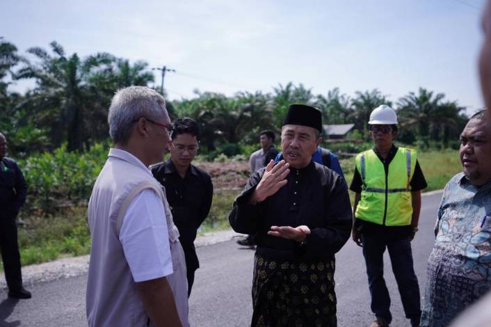 Syamsuar Minta Pengerjaan Jalan Sei Pakning - Teluk Masjid -Simpang Pusako Dipercepat