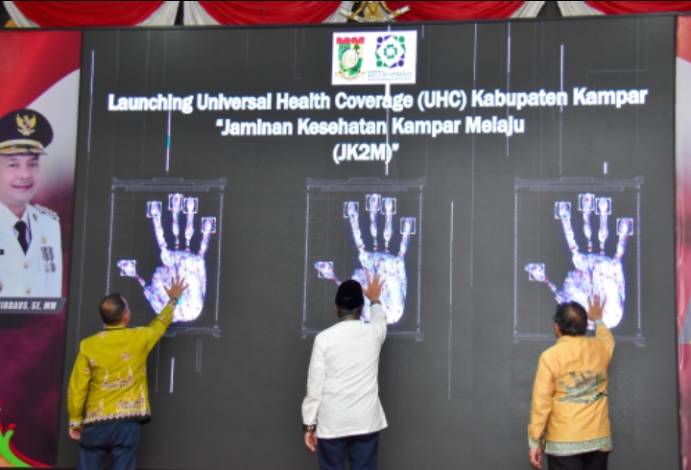 Pj Bupati Dampingi Gubri Launching Program UHC Jaminan Kesehatan Kampar Melaju