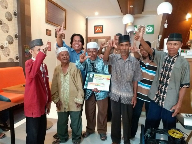8 Tokoh di Riau Terima Anugerah Akal Budi LE