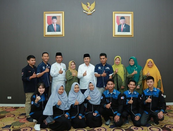 Gubernur Riau: Keahlian Lebih Penting dari Gelar Sarjana
