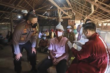 Tak Kenal Siang Malam, 341.574 Dosis Disuntikkan Selama 5 Hari Vaksinasi Digelar Polda Riau