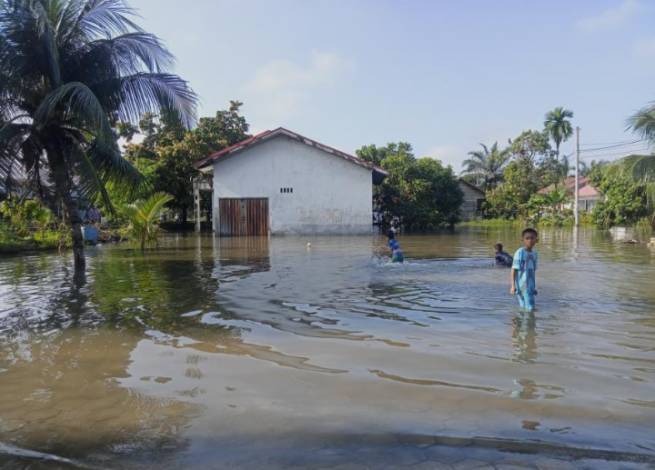 Setelah 18 Jam Rendam Rumah di Datuk Tunggul, Banjir Mulai Surut, Warga Berdoa Semoga Tak Hujan