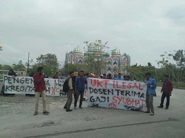 Mahasiswa Sebut UKT yang Dipungut UIN Riau Mencapai Miliaran Rupiah