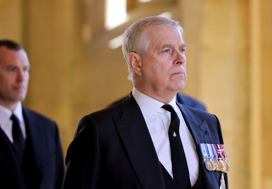 Tersangkut Skandal Seks, Ratu Elizabeth Copot Peran Pangeran Andrew di Militer Inggris