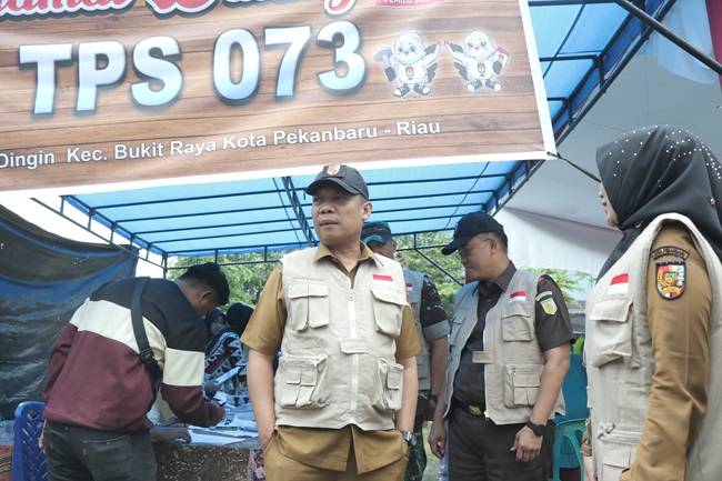 Lakukan Peninjauan, Muflihun Pastikan Tak Ada TPS Tergenang Banjir di Pekanbaru