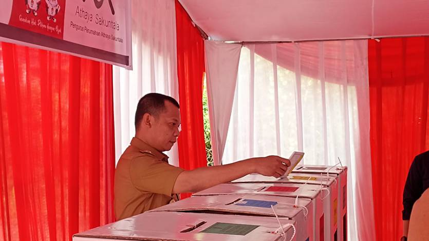 Pasangan Prabowo-Gibran Unggul di TPS Pj Walikota Pekanbaru Mencoblos
