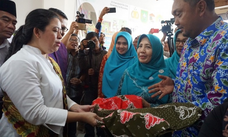 Menteri Puan Ajak Masyarakat Riau Kembangkan Batik Bono