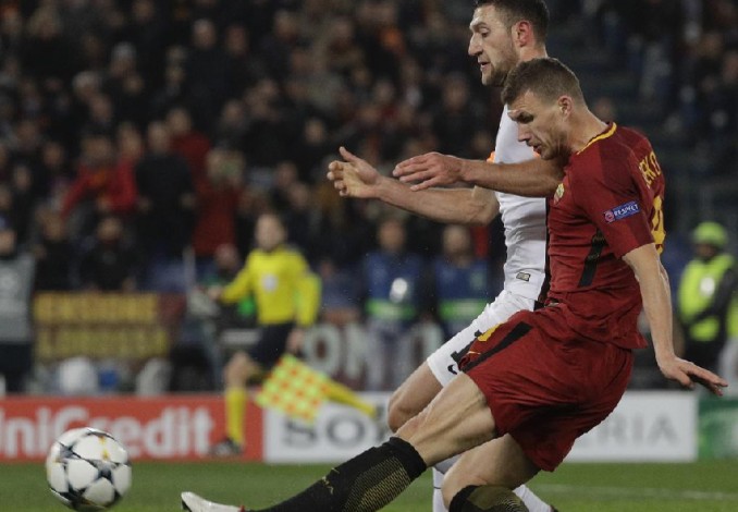 Edin Dzeko Loloskan AS Roma ke 8 Besar Liga Champions