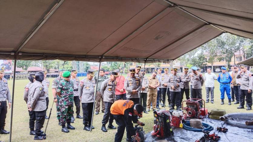 Asops Kapolri Cek Langsung Peralatan Penanganan Karhutla di Riau