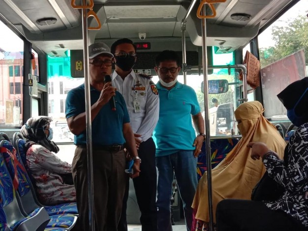 Ingat, Penumpang Bus TMP Wajib Pakai Masker