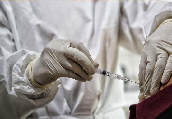 Vaksinasi Malam di Pekanbaru Diprioritaskan Bagi Lansia