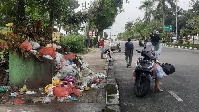 Sebelum Pungut Retribusi, Pelayanan Sampah di Pekanbaru harus Diutamakan