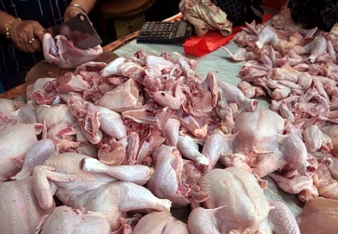 H-1 Lebaran, Harga Ayam Ras di Pekanbaru Tembus Rp28.000 per Kilogram