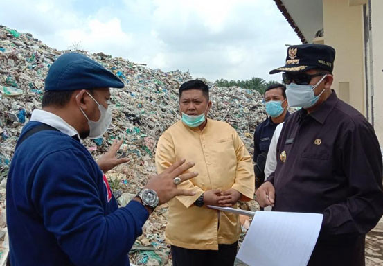 Walikota Pekanbaru Tambah 2 Alat Berat untuk Menormalkan Penataan Sampah di TPA Muara Fajar