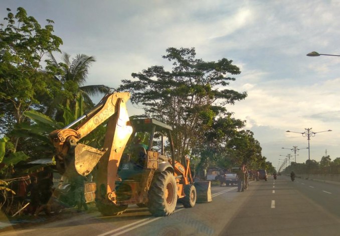 Satpol PP Bongkar Ratusan Bangunan Liar di Pinggir Jalan Pekanbaru-Bangkinang