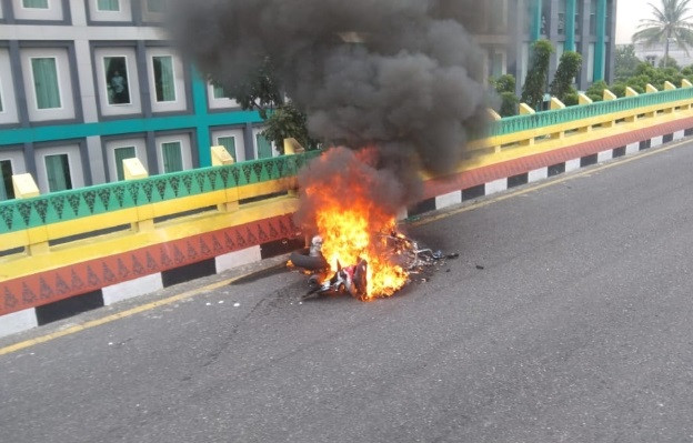 Hangus Terbakar, Pemilik Sepeda Motor: Ada yang Teriak Keluar Api dari Mesin