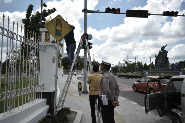 Banyak yang Hilang, Polisi Kembali Pasang Rambu Lalu Lintas di Pekanbaru