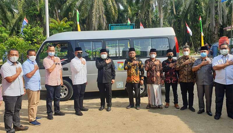 Bus Santri PTPN V untuk Pesantren di Negeri Serambi Mekah