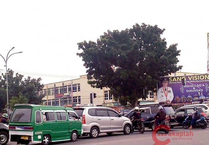 Lampu Lalu Lintas Mati, Sejumlah Ruas Jalan di Pekanbaru Macet