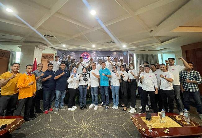 Terpilih Aklamasi, M Yasmin Pimpin Kickboxing Indonesia Riau