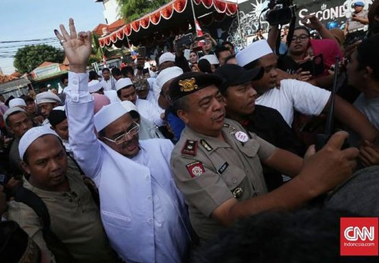 Prabowo Temui Jokowi, PA 212 Tetap Minta Rizieq Shihab Pulang