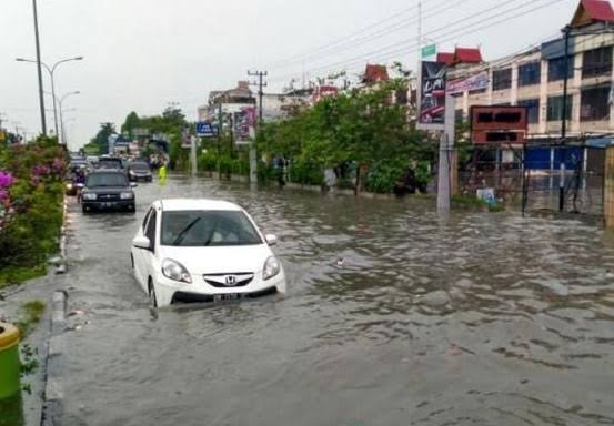Banjir Menghantui, Walikota Pekanbaru Minta Peta Sistem Jaringan Drainase Dirampungkan