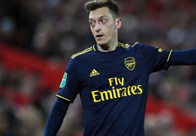 Kejutan! Mesut Ozil Mungkin Gabung AC Milan