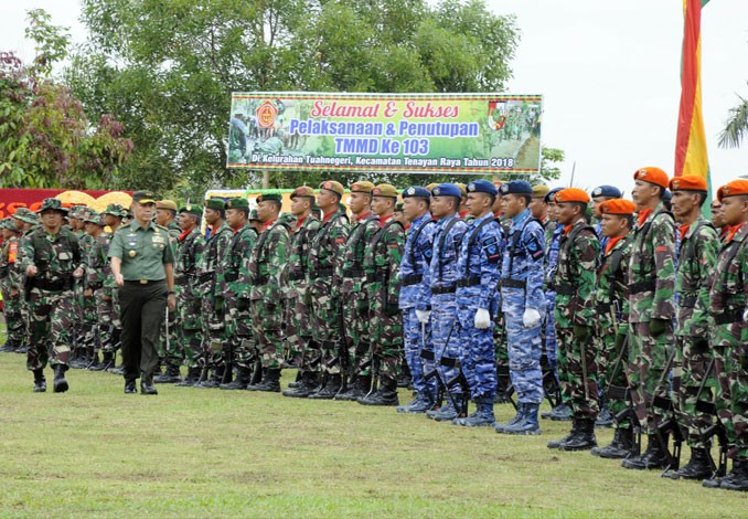 Irjenad Mayjen TNI Johny L Tobing Tutup TMMD 103 KODIM 0301/PBR