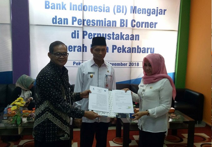 Bank Indonesia Resmikan BI Corner ke-12 di Perpustakaan Daerah Kota Pekanbaru