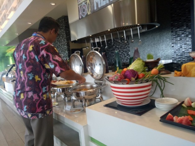Makan Siang Bareng di Tangram Hotel Murah Banget, Kepoin Menunya di Sini