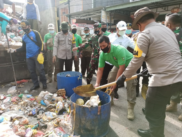 Polda Riau Periksa 13 Saksi Soal Penumpukan Sampah di Pekanbaru