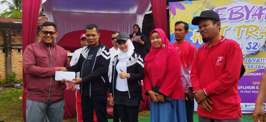 Masih Lestarikan Gotong Royong Rutin, Pj Walikota Pekanbaru Puji Warganya