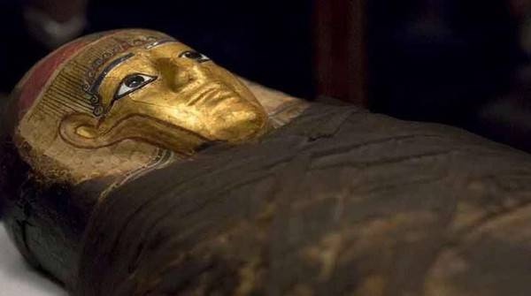 Mumi Berlidah Emas Ditemukan di Kota Kuno Mesir