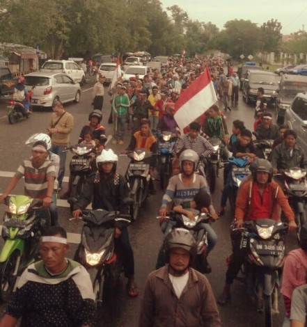 Ratusan Massa Sakai Tiba di Pekanbaru dan Siap Geruduk Kantor Gubernur Riau